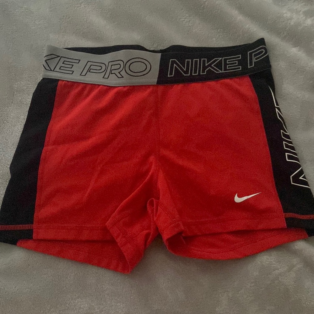 Women’s Nike pros
